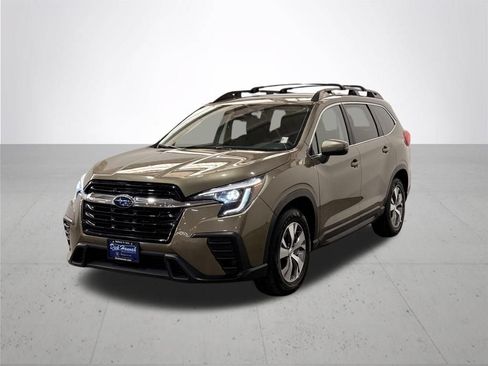 Used 2023 Subaru Ascent Premium w/ Convenience Package AWD/4WD image 2