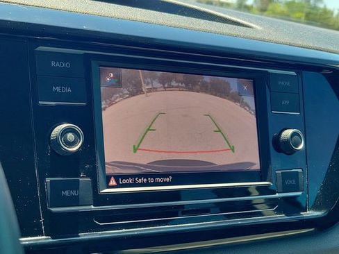 Used 2022 Volkswagen Taos S FWD image 27