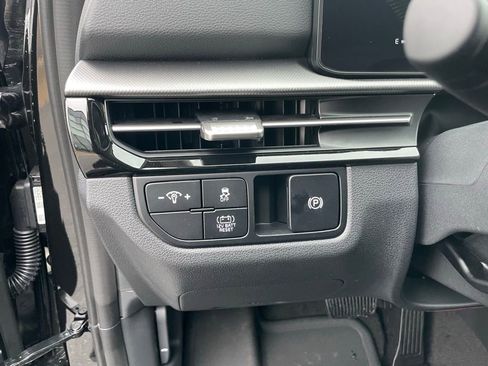 New 2026 Kia Sportage LX FWD image 10