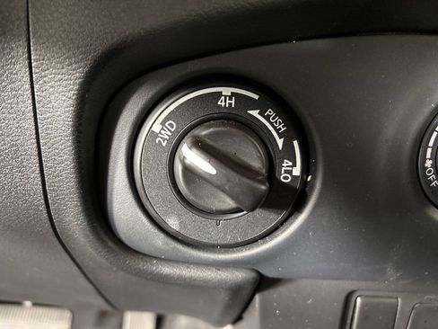 Used 2022 Nissan Frontier S w/ Technology Package image 15