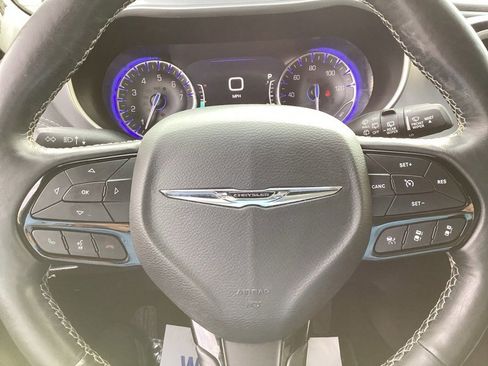 Used 2021 Chrysler Pacifica Touring-L w/ Uconnect Theater Family Group image 32