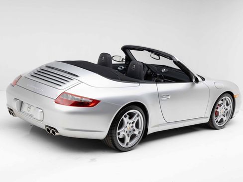 Used 2006 Porsche 911 Carrera S RWD image 3