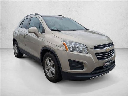 Used 2016 Chevrolet Trax LT w/ LT Convenience Package FWD image 3