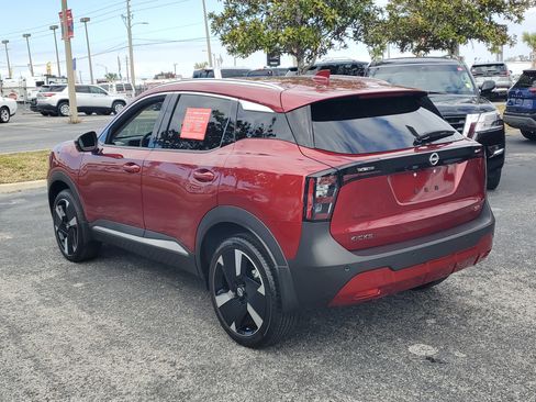 Certified 2025 Nissan Kicks SR image 8