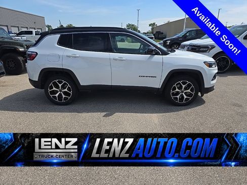 Used 2025 Jeep Compass Limited AWD/4WD image 1
