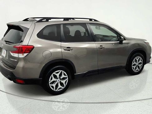 Certified 2023 Subaru Forester Premium AWD/4WD image 9