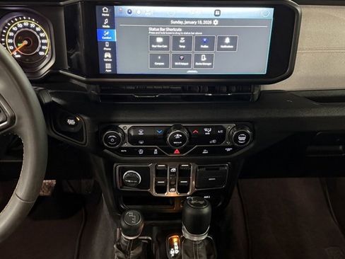 Used 2024 Jeep Wrangler Sport S image 9