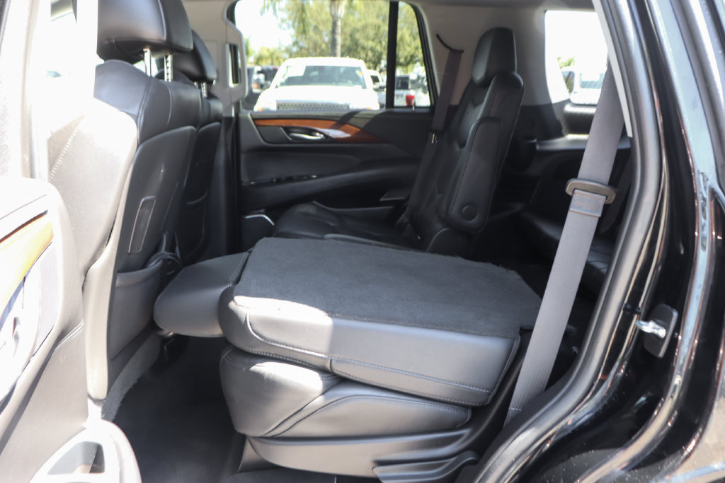 Used 2017 Cadillac Escalade Luxury AWD/4WD image 43