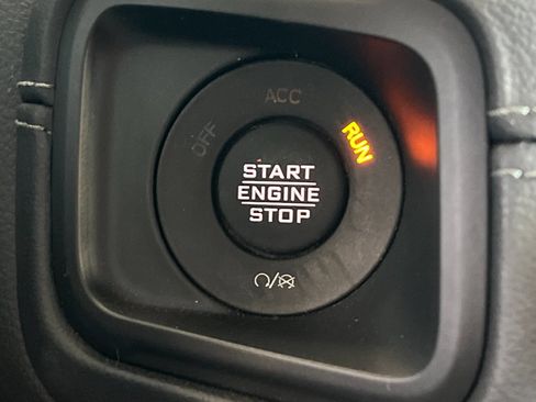 Used 2024 Jeep Wrangler Unlimited Sahara w/ Technology Group AWD/4WD image 25