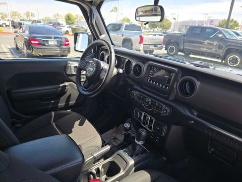 Used 2023 Jeep Wrangler Unlimited w/ Cold Weather Group AWD/4WD image 10