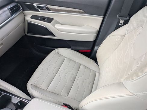 Used 2020 Kia Telluride SX w/ SX Prestige Package image 19