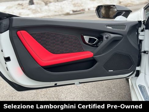 Used 2023 Lamborghini Huracan EVO image 11