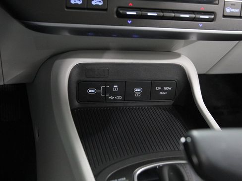 Certified 2025 Hyundai Kona SEL image 14