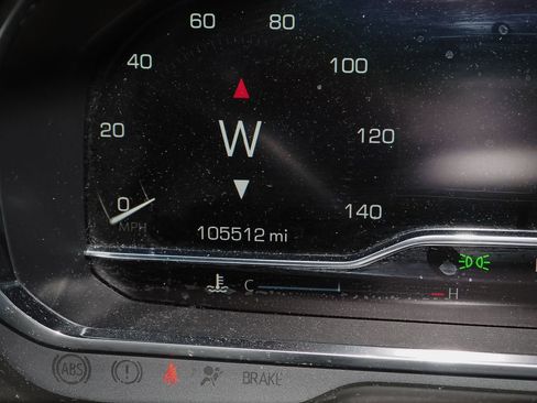 Used 2022 GMC Yukon SLT w/ SLT Premium Package image 20