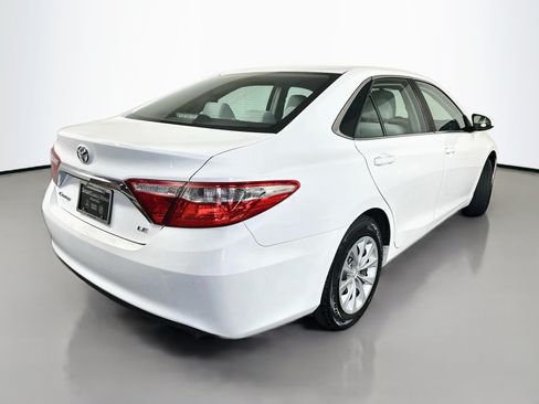 Used 2017 Toyota Camry LE FWD image 7
