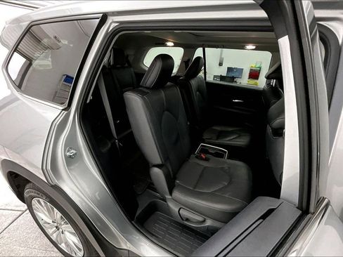Used 2024 Toyota Grand Highlander Platinum image 36