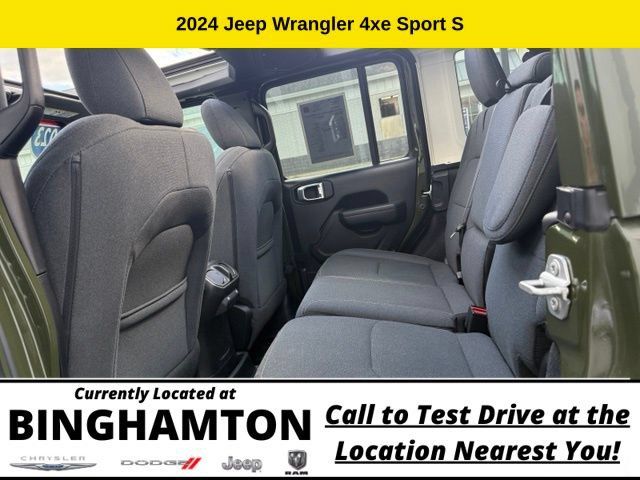 Used 2024 Jeep Wrangler Unlimited w/ Convenience Group AWD/4WD image 21