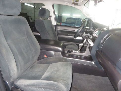 Used 2019 Toyota Sequoia TRD Sport AWD/4WD image 31