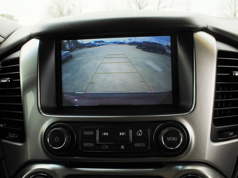 Used 2020 Chevrolet Suburban Premier image 23