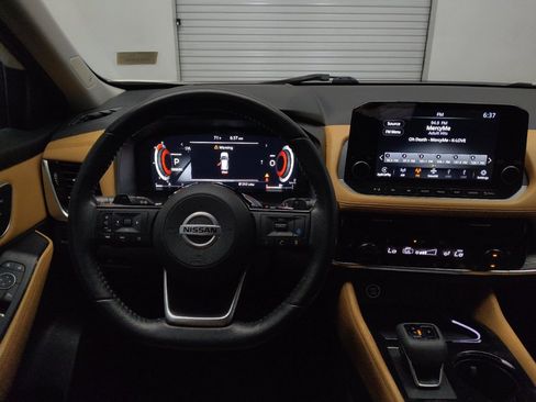 Used 2021 Nissan Rogue Platinum FWD image 22