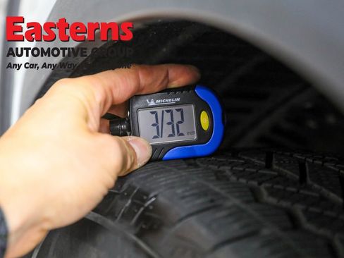 Used 2023 Toyota Highlander LE image 27