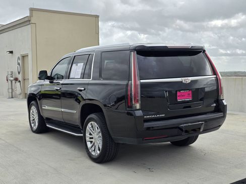 Used 2019 Cadillac Escalade 2WD image 8