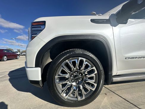 Used 2024 GMC Sierra 1500 Denali Ultimate image 34