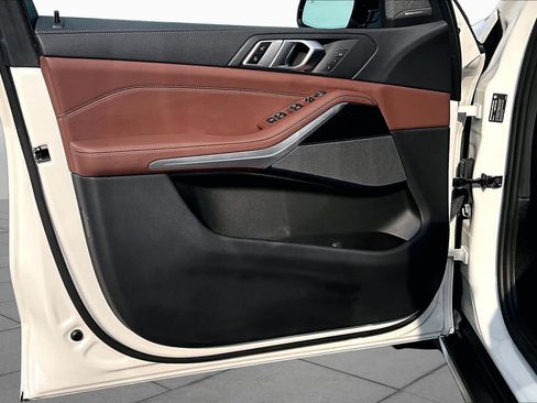 Used 2021 BMW X5 sDrive40i w/ Premium Package RWD image 23