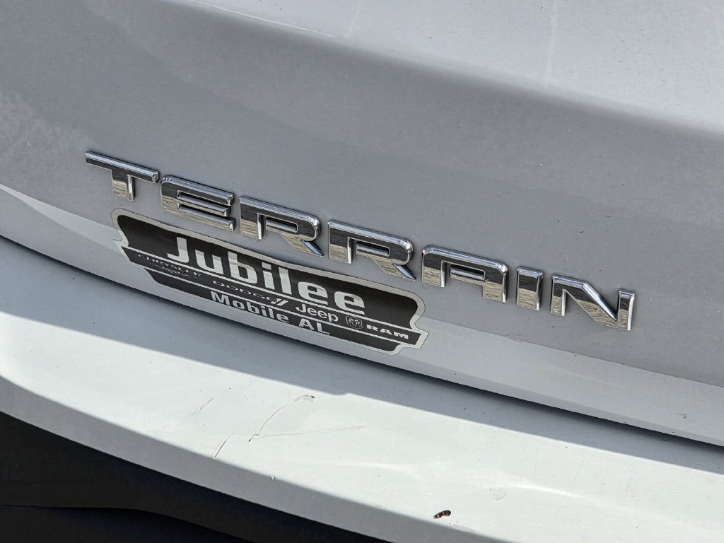 Used 2021 GMC Terrain SLE w/ Driver Convenience Package FWD image 5