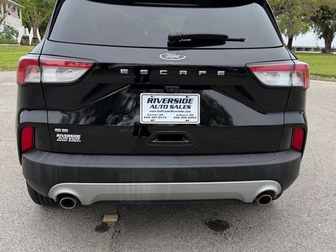 Used 2022 Ford Escape SE image 4