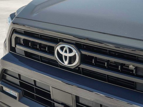 Used 2025 Toyota 4Runner SR5 RWD image 10