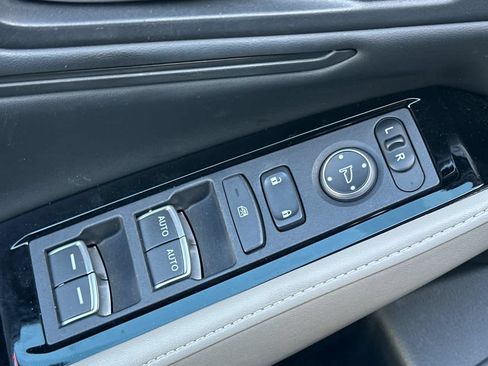 Used 2023 Honda Accord Touring image 14