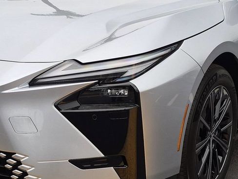 New 2026 Lexus ES 350e FWD image 10