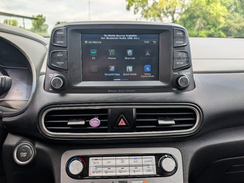 Used 2021 Hyundai Kona Limited FWD image 28