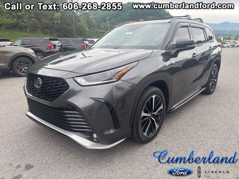 Used 2021 Toyota Highlander XSE FWD image 1