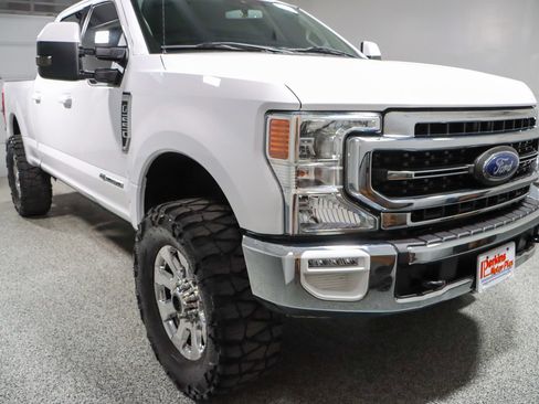 Used 2020 Ford F250 Lariat w/ Lariat Value Package image 5