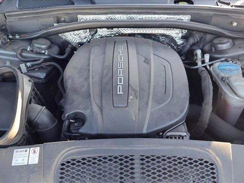 Used 2018 Porsche Macan Sport Edition image 27