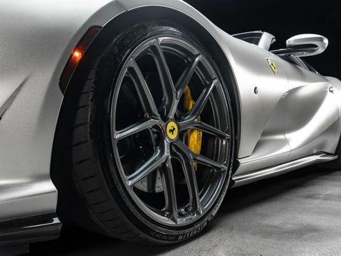 Used 2021 Ferrari 812 GTS RWD image 3