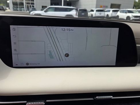 Used 2025 Genesis G90 3.5T AWD/4WD image 19