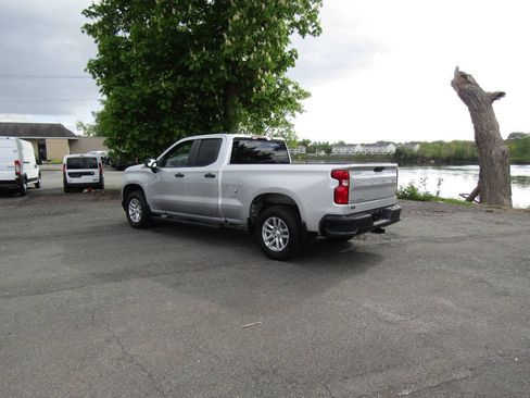 Used 2022 Chevrolet Silverado 1500 W/T w/ WT Value Package AWD/4WD image 4