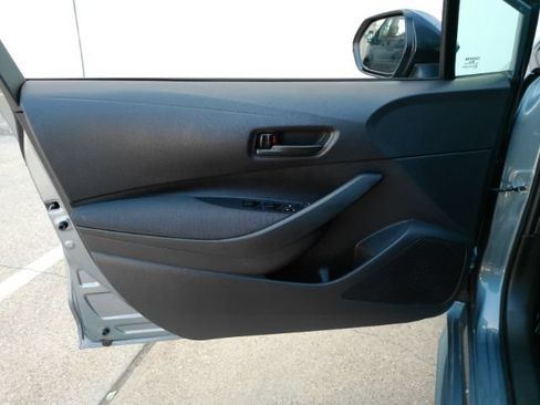Used 2025 Toyota Corolla LE FWD image 13