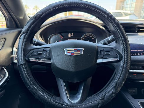 Used 2021 Cadillac XT4 Premium Luxury AWD/4WD image 9