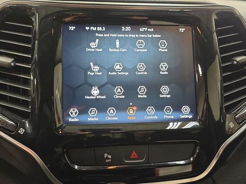 Used 2020 Jeep Cherokee Limited image 23