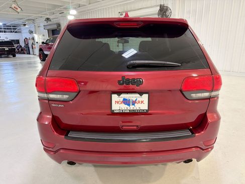 Used 2015 Jeep Grand Cherokee Altitude image 25