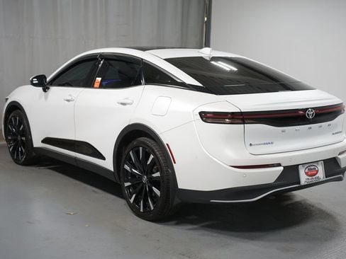 Used 2024 Toyota Crown Platinum image 6