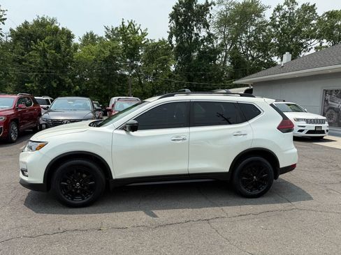 Used 2018 Nissan Rogue SV w/ Premium Package AWD/4WD image 4