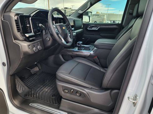 Used 2026 Chevrolet Silverado 1500 LTZ w/ LTZ Premium Package AWD/4WD image 18