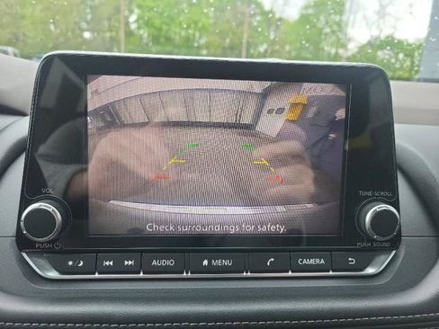 Used 2022 Nissan Rogue SV AWD/4WD image 14