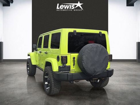Used 2016 Jeep Wrangler Unlimited Rubicon w/ Connectivity Group AWD/4WD image 3