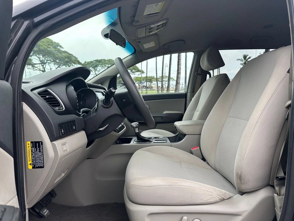 Used 2021 Kia Sedona LX FWD image 8
